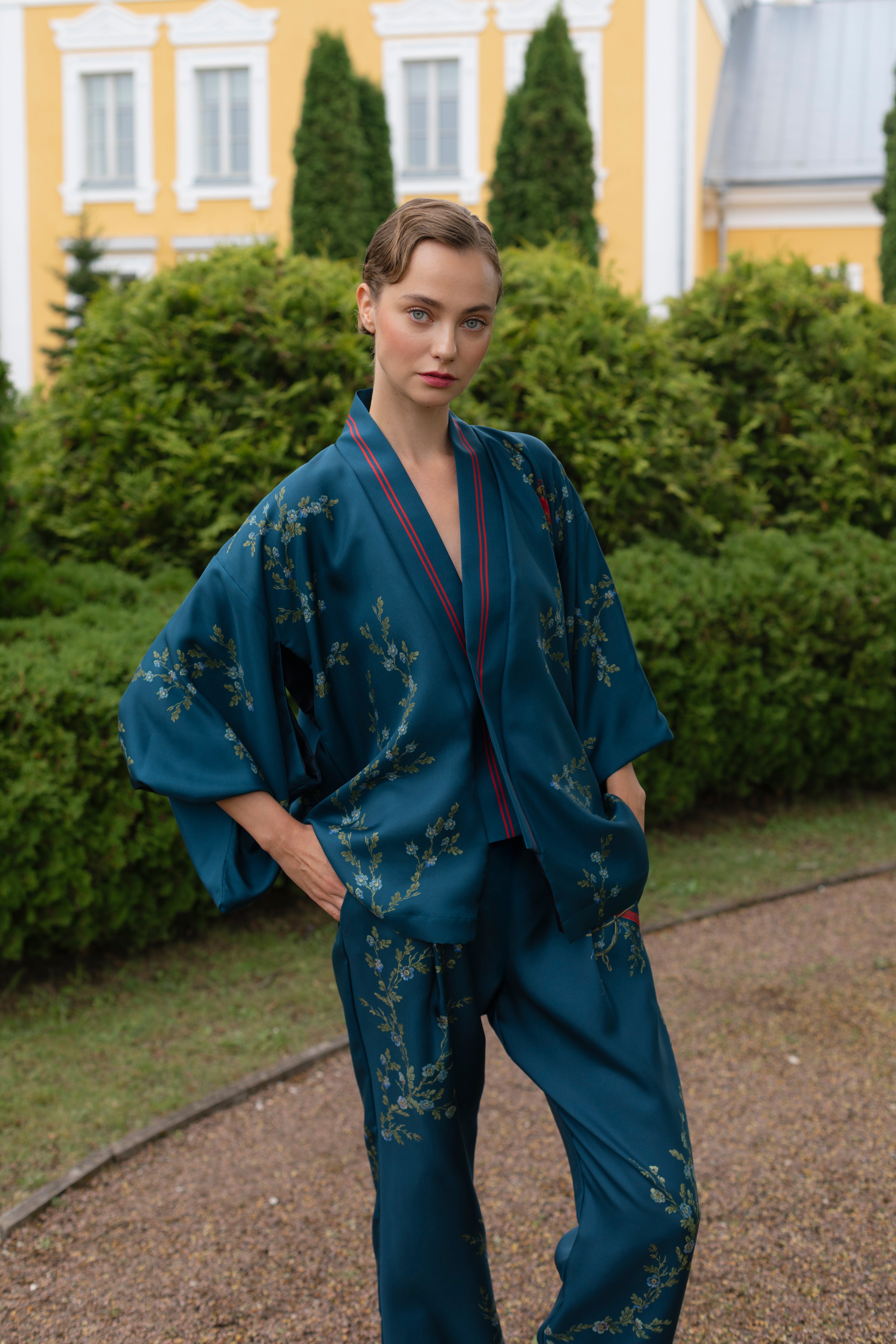 10th Anniversary Silk Suit "Le Perroquet" in Petrol Blue