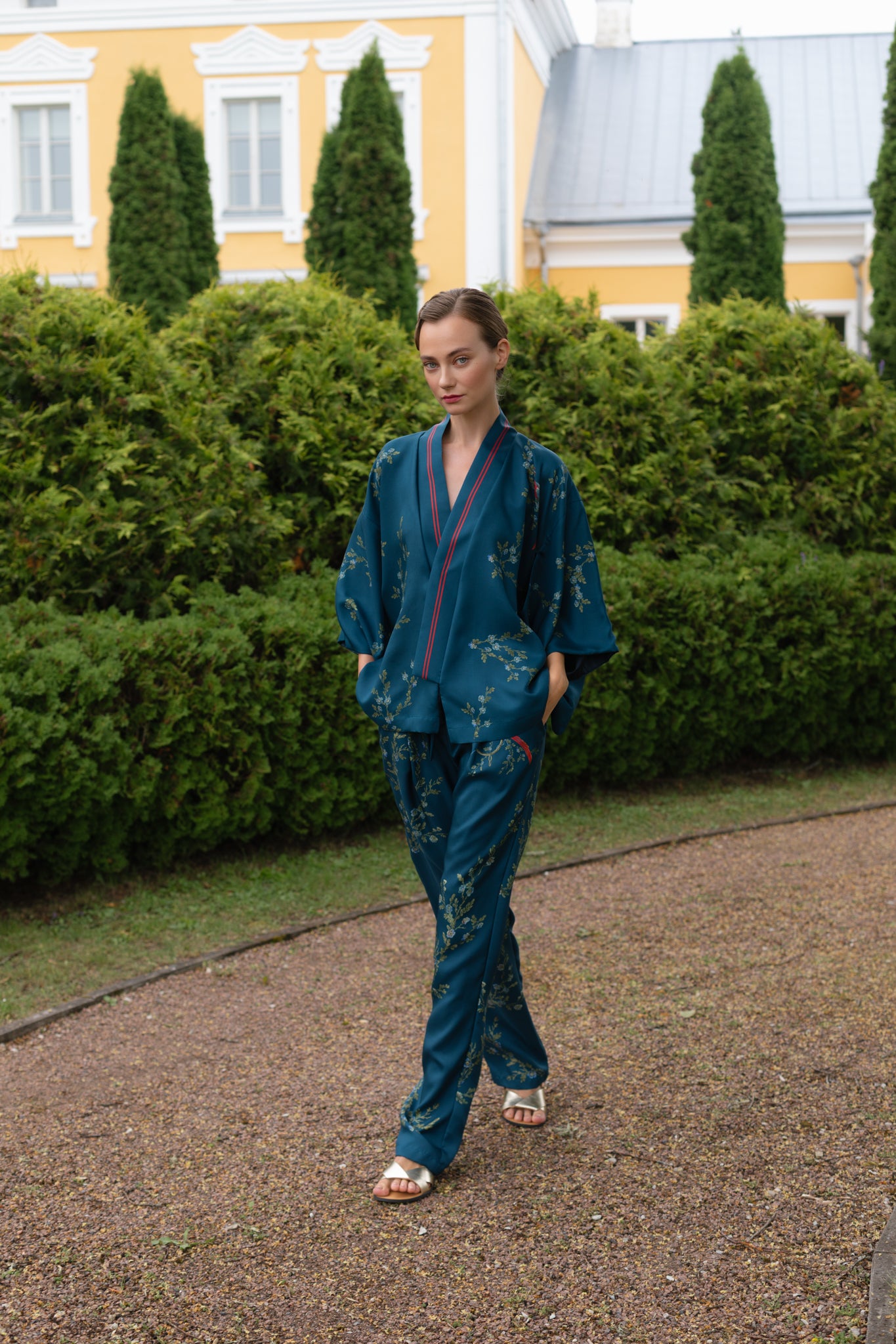 10th Anniversary Silk Suit "Le Perroquet" in Petrol Blue