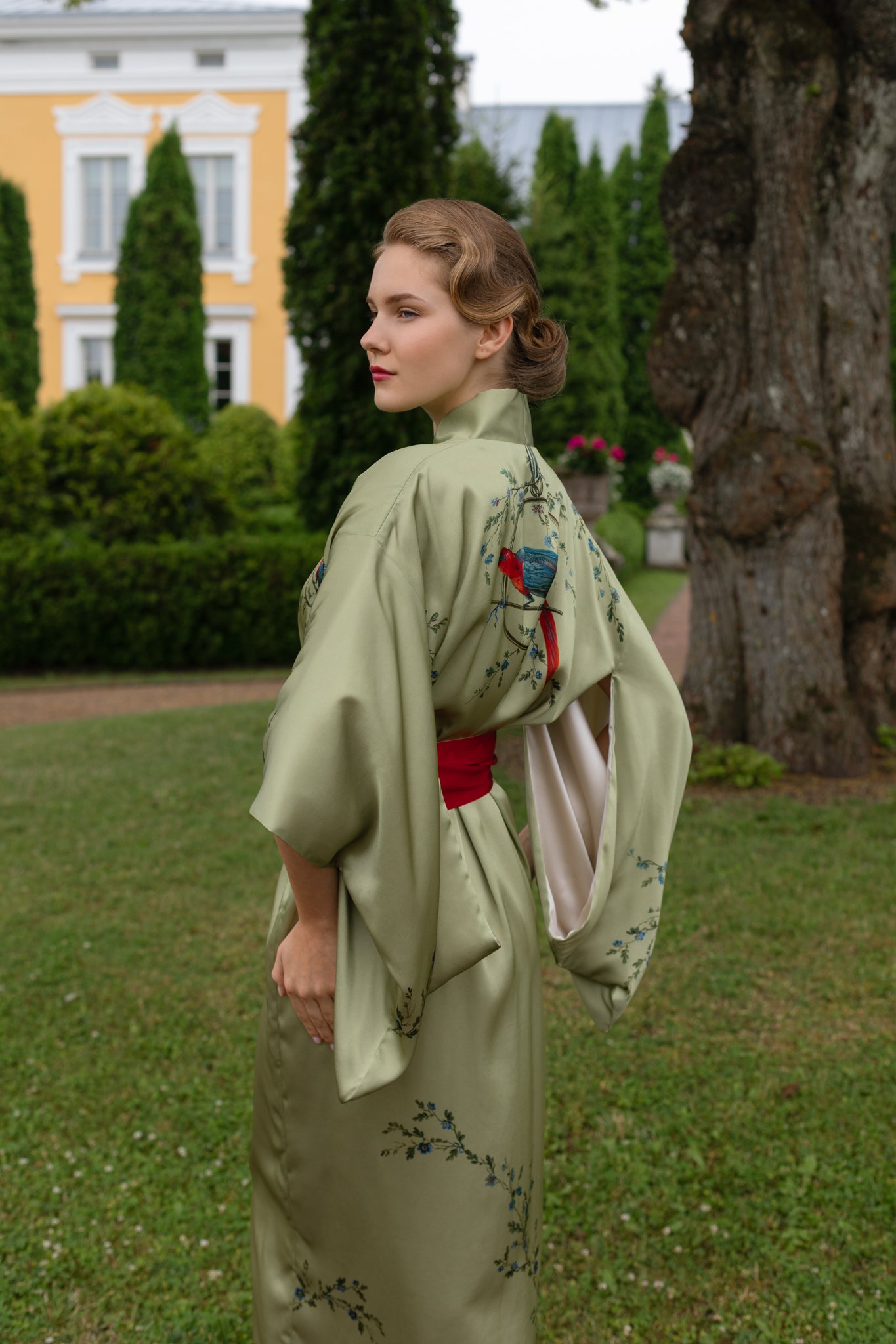10th Anniversary Kimono "Le Perroquet" in Antique Sage