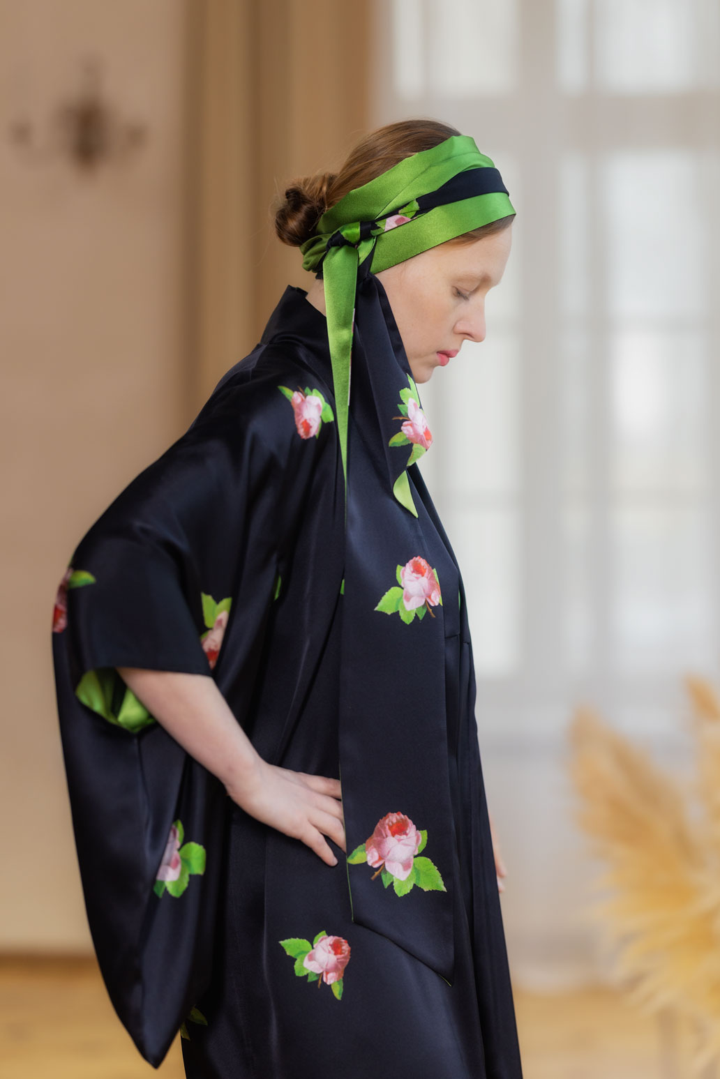 SILK KIMONO "PAULINE" in ebony black - House of Castlebird Rose