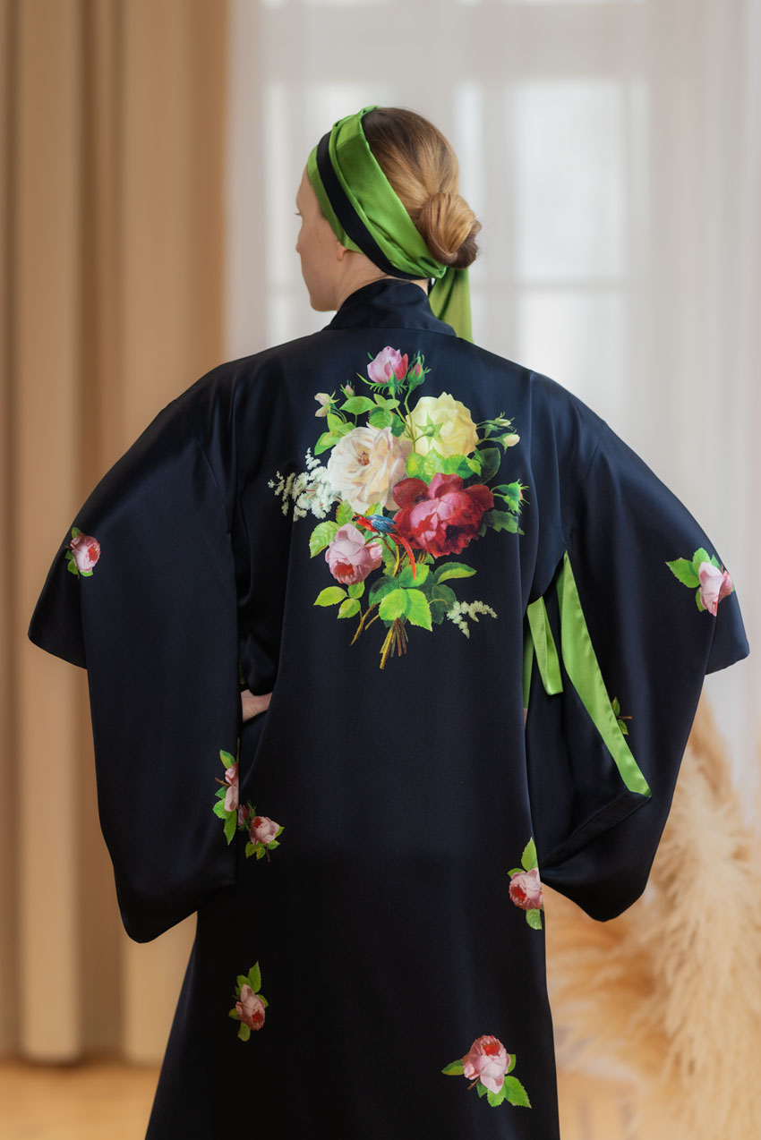 SILK KIMONO "PAULINE" in ebony black - House of Castlebird Rose