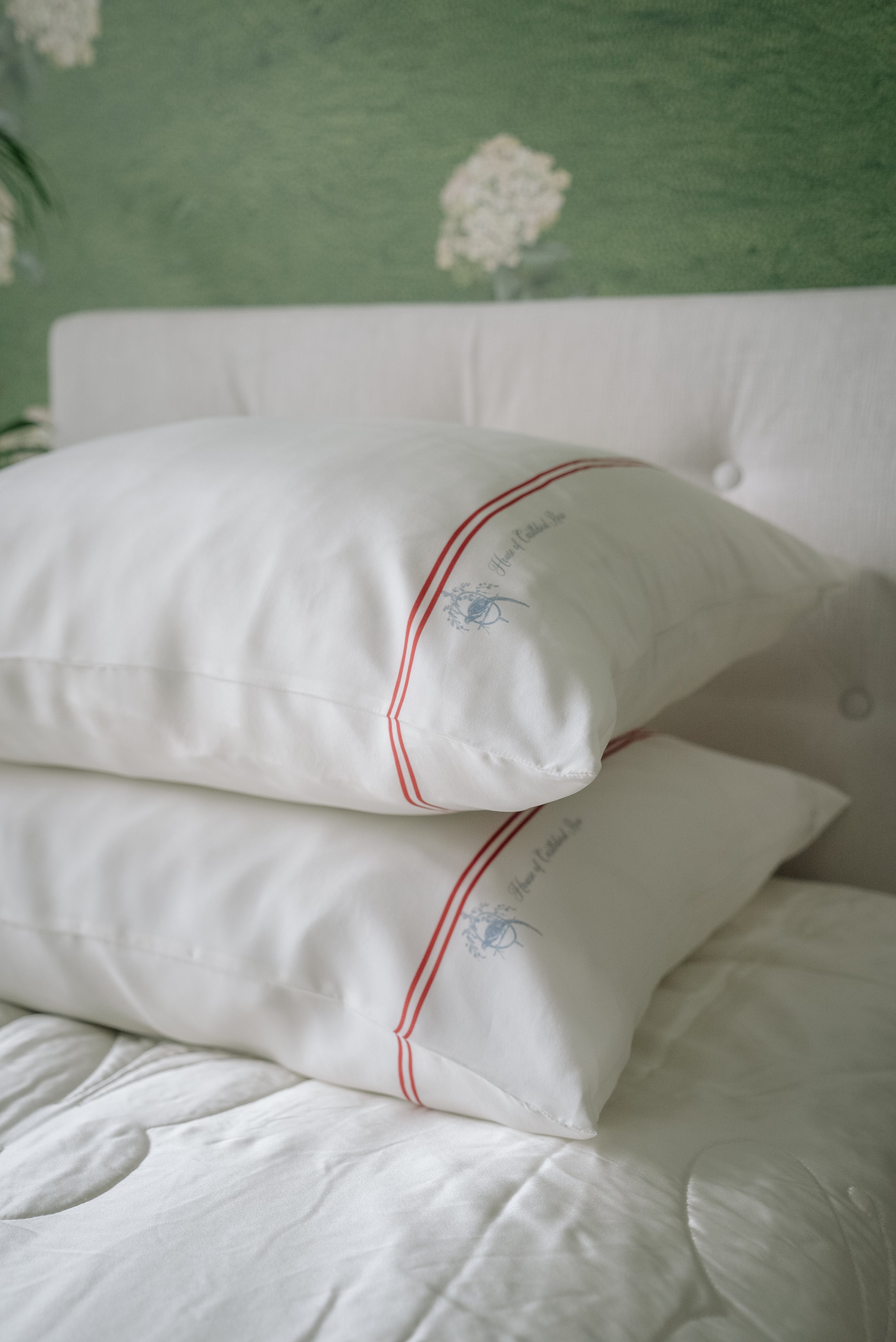 Silk Pillowcase With Red Stripes