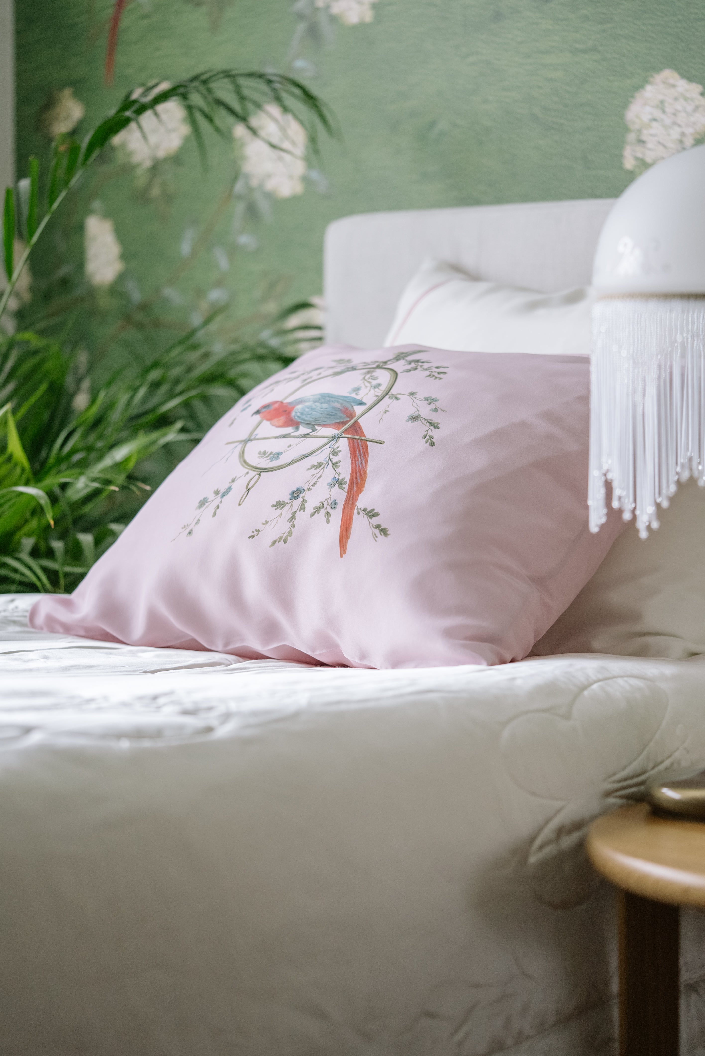 Silk Pillowcase in Soft Pink "Le Perroquet"